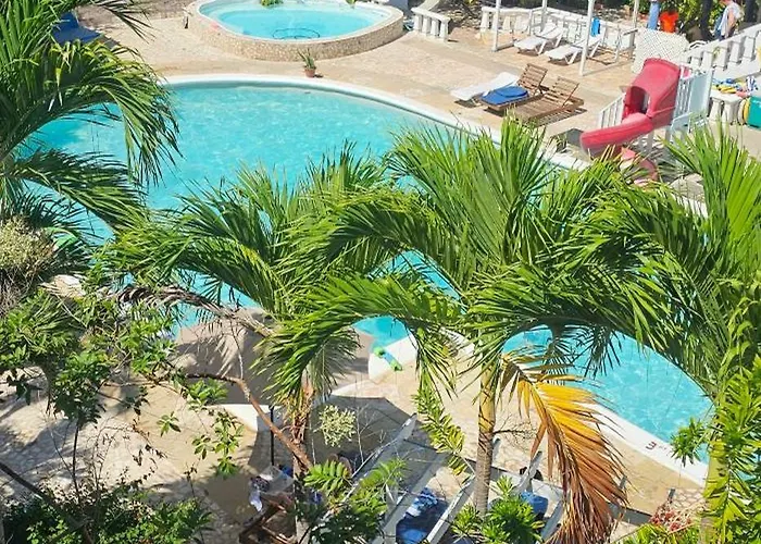 Paradise View- Oceanfront Oasis Apartment Runaway Bay