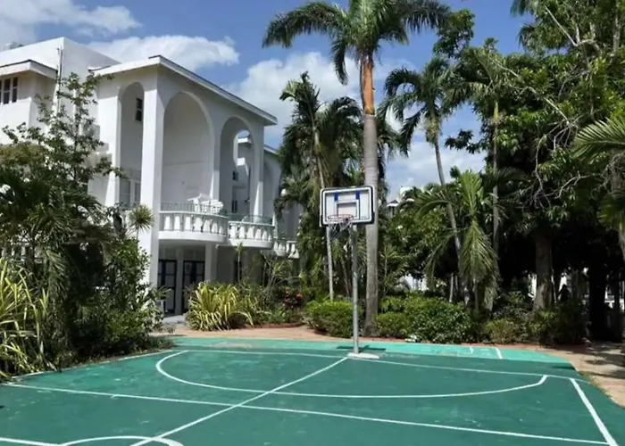 Paradise View- Oceanfront Oasis * Runaway Bay