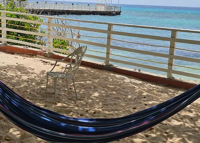 Paradise View- Oceanfront Oasis * Runaway Bay
